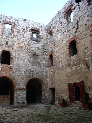 Dziedziniec zamku