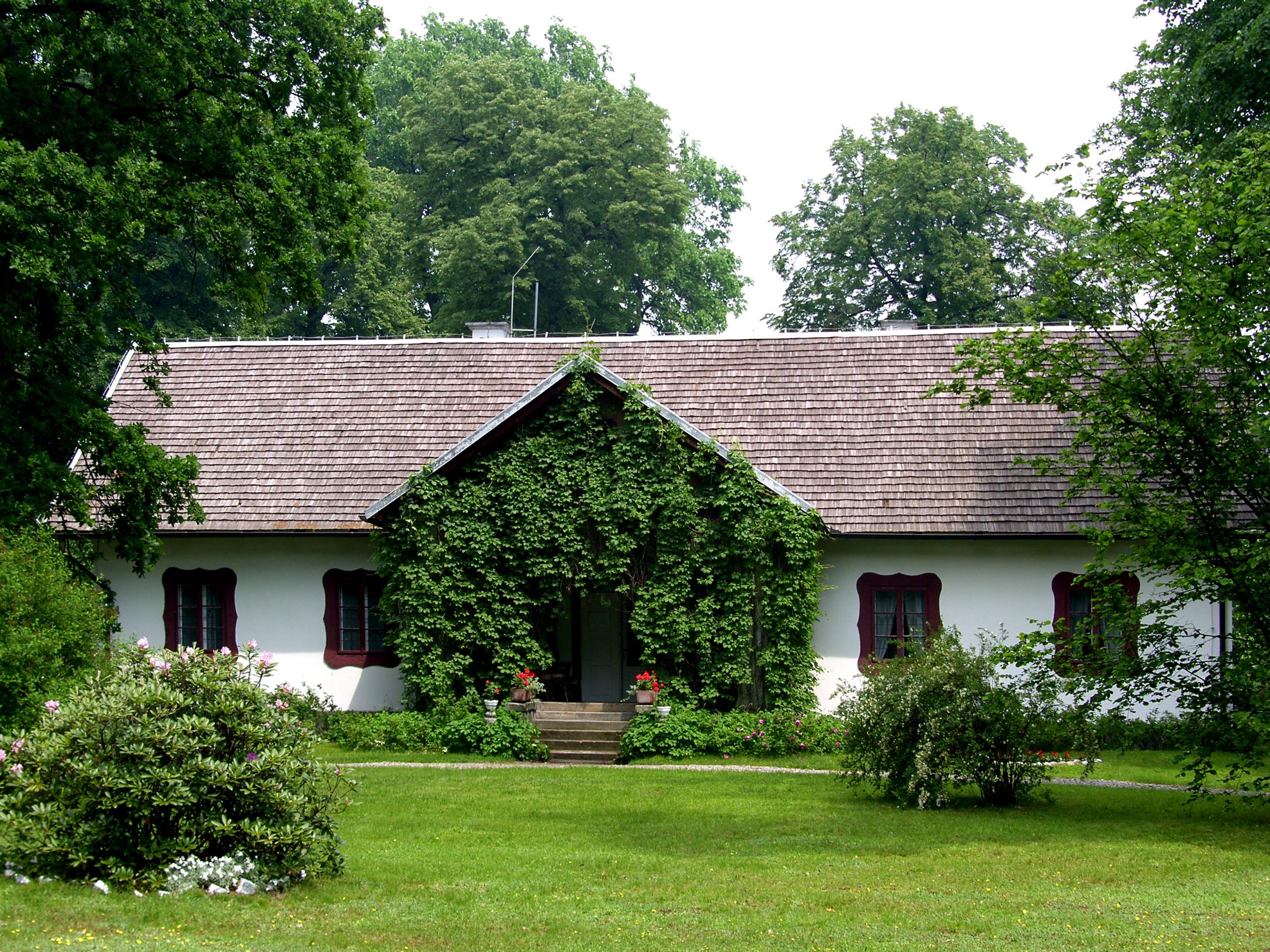 Dwór w Dołędze