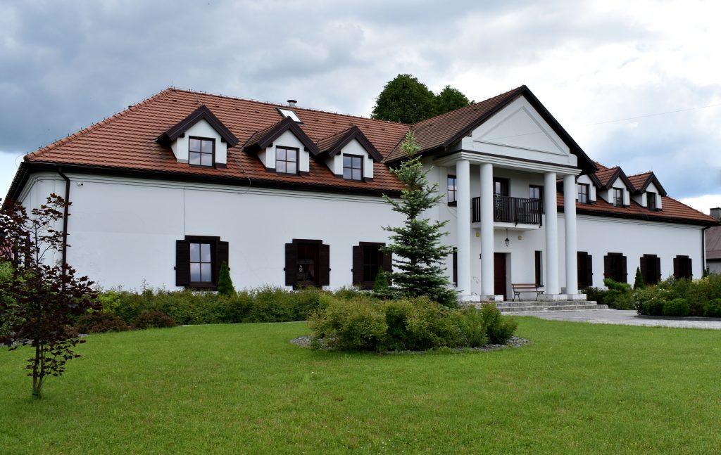 Dwór z zembrzyc