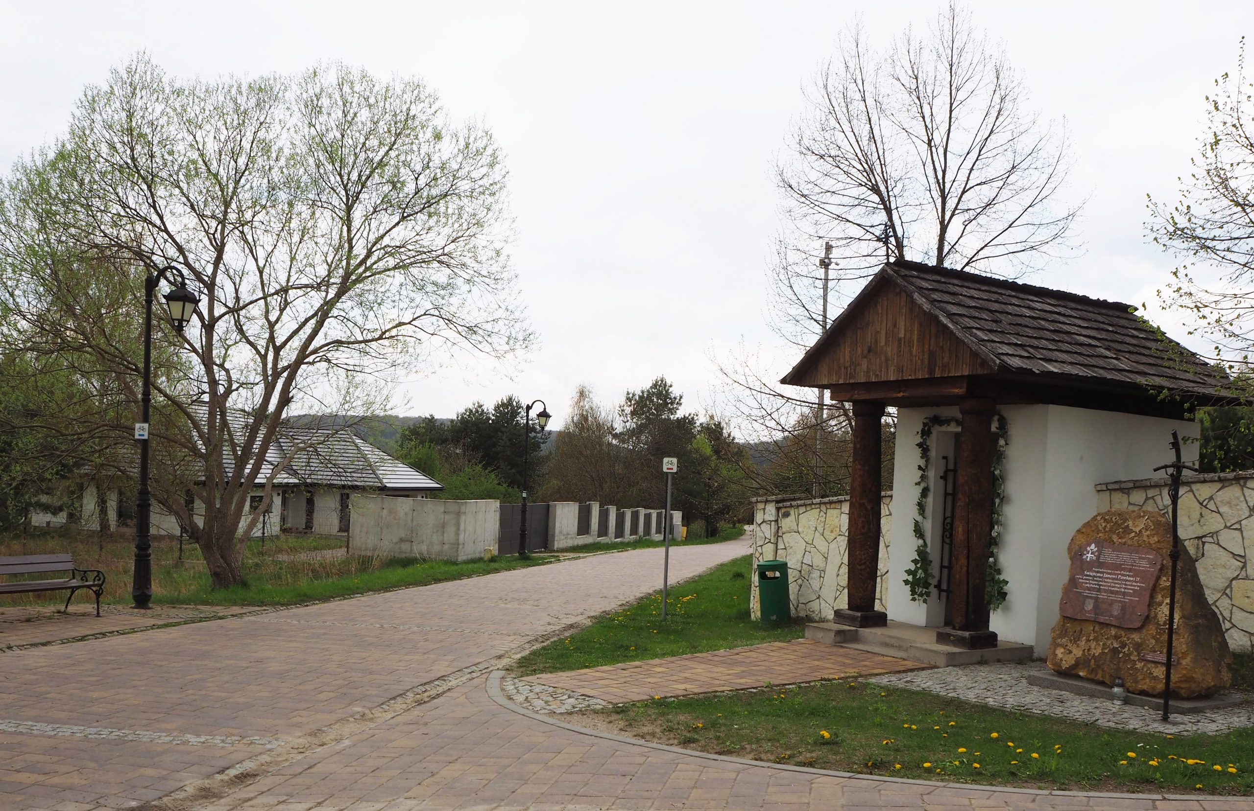Kapliczka przy skansenie